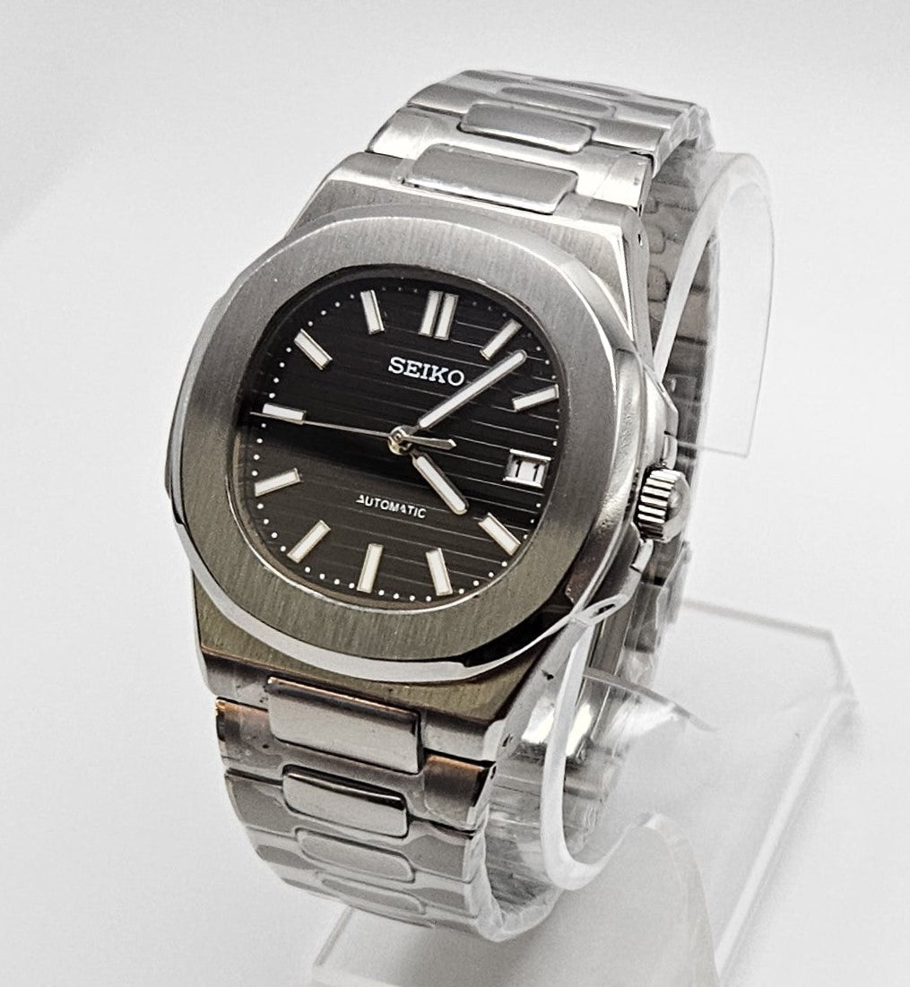 Nautilus | Black
